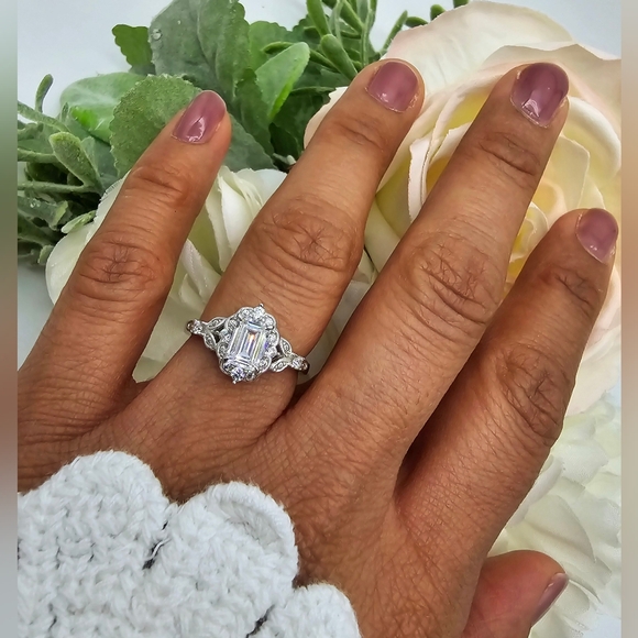 ❤️ ELLA ENG RING - Picture 4 of 6